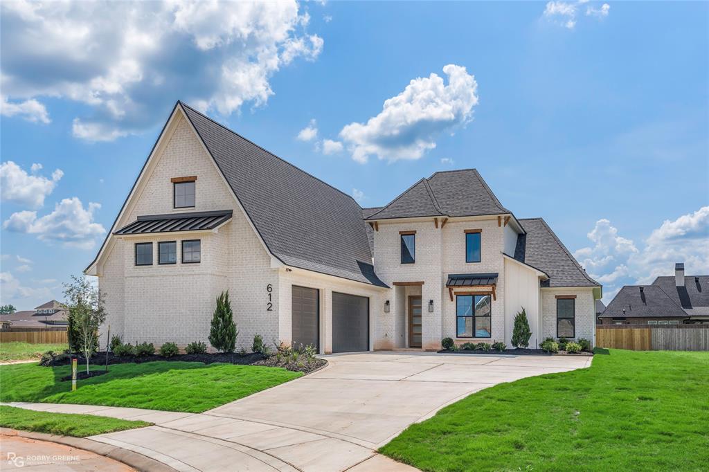 612 Danube Circle Property Photo 1