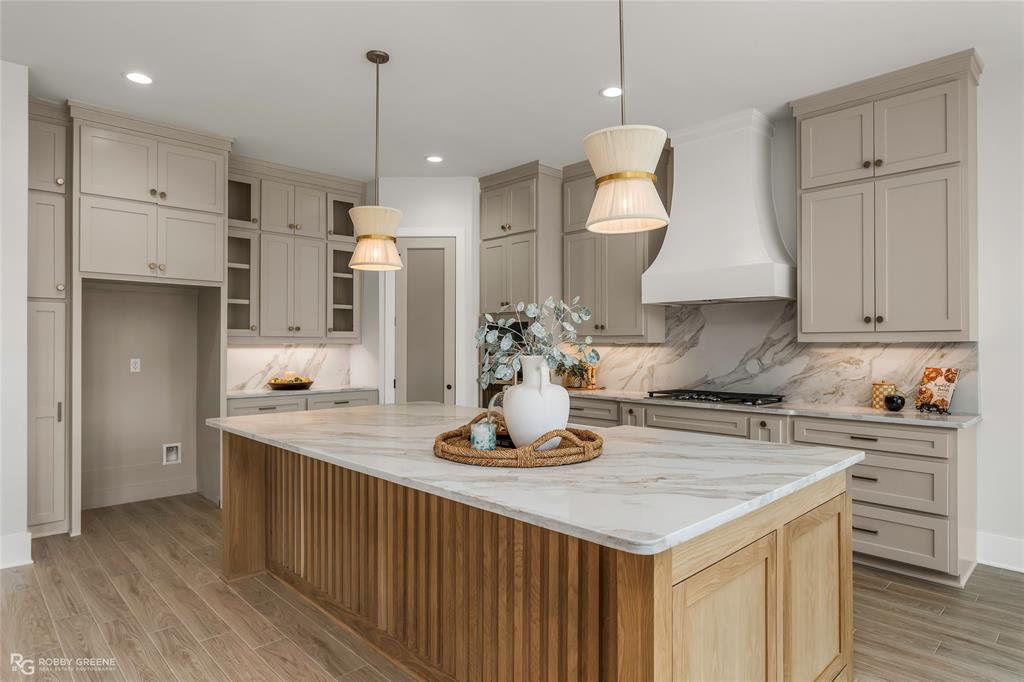 612 Danube Circle Property Photo 7