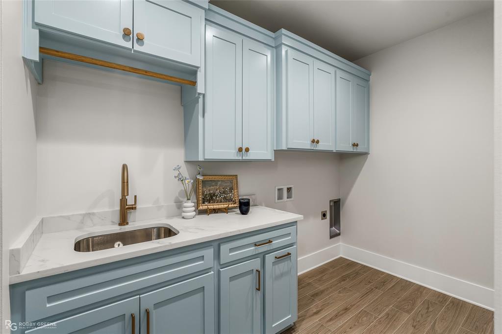 612 Danube Circle Property Photo 28