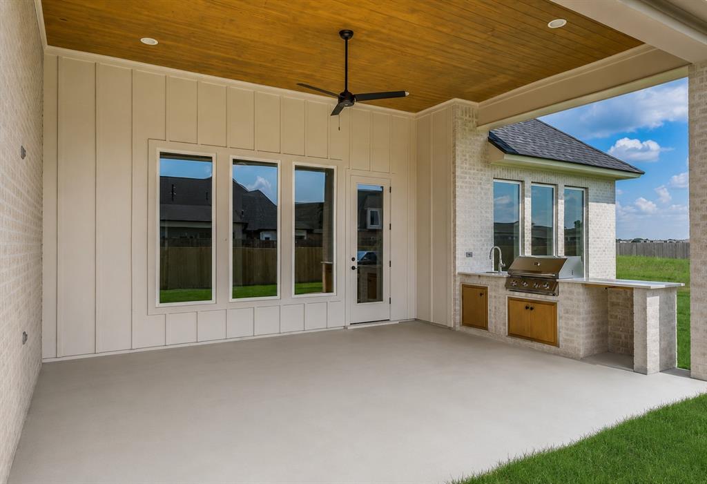 612 Danube Circle Property Photo 30