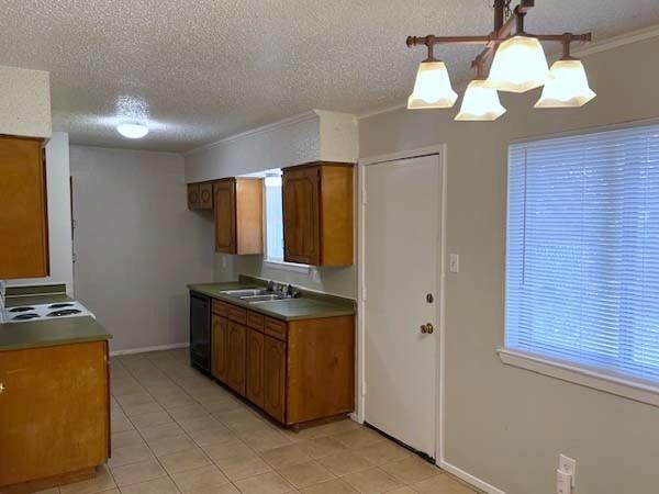 806 Phillips Drive Property Photo 8