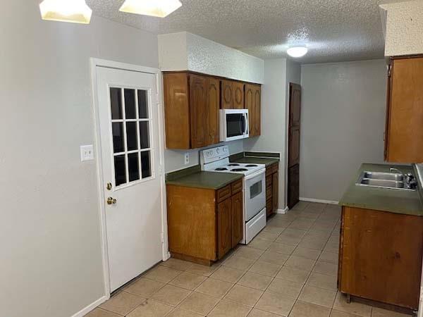 806 Phillips Drive Property Photo 9