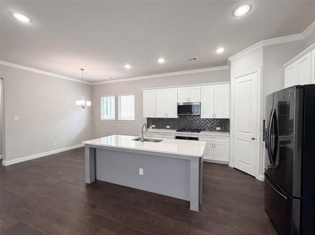 17628 Bottlebrush Drive Property Photo 6