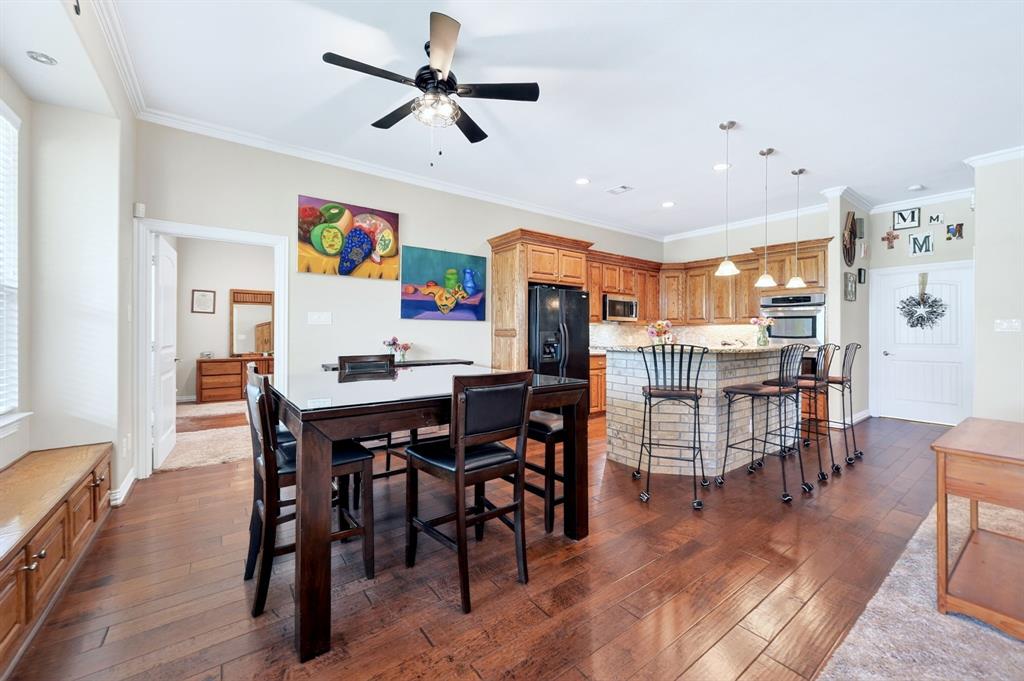 16810 Valley View Property Photo 8
