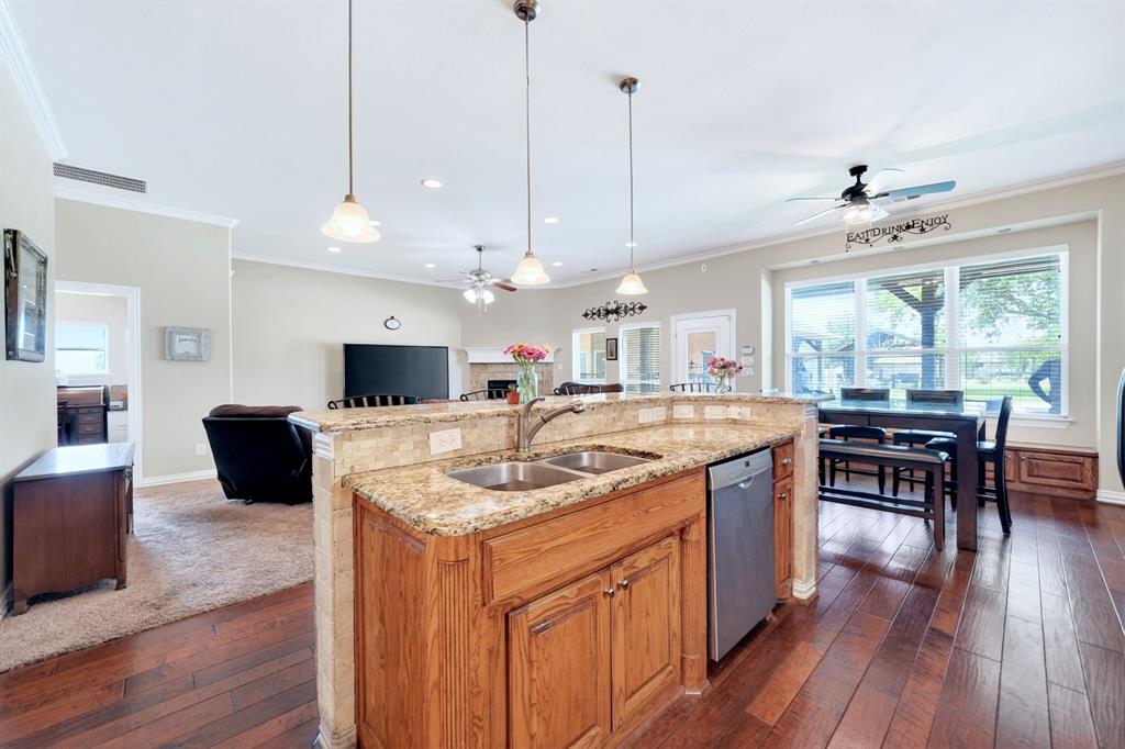 16810 Valley View Property Photo 11