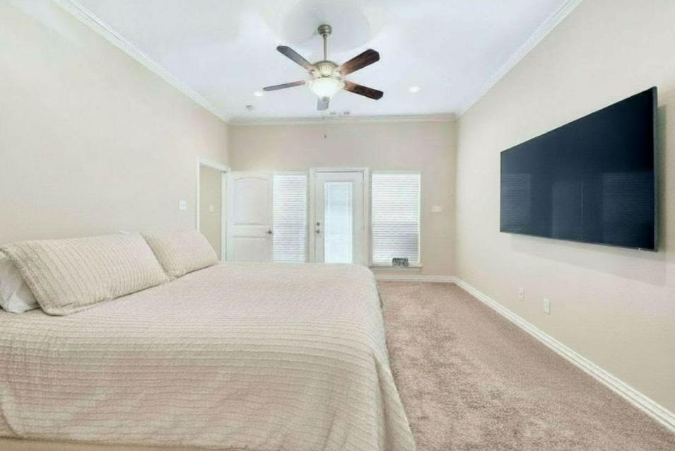 16810 Valley View Property Photo 14