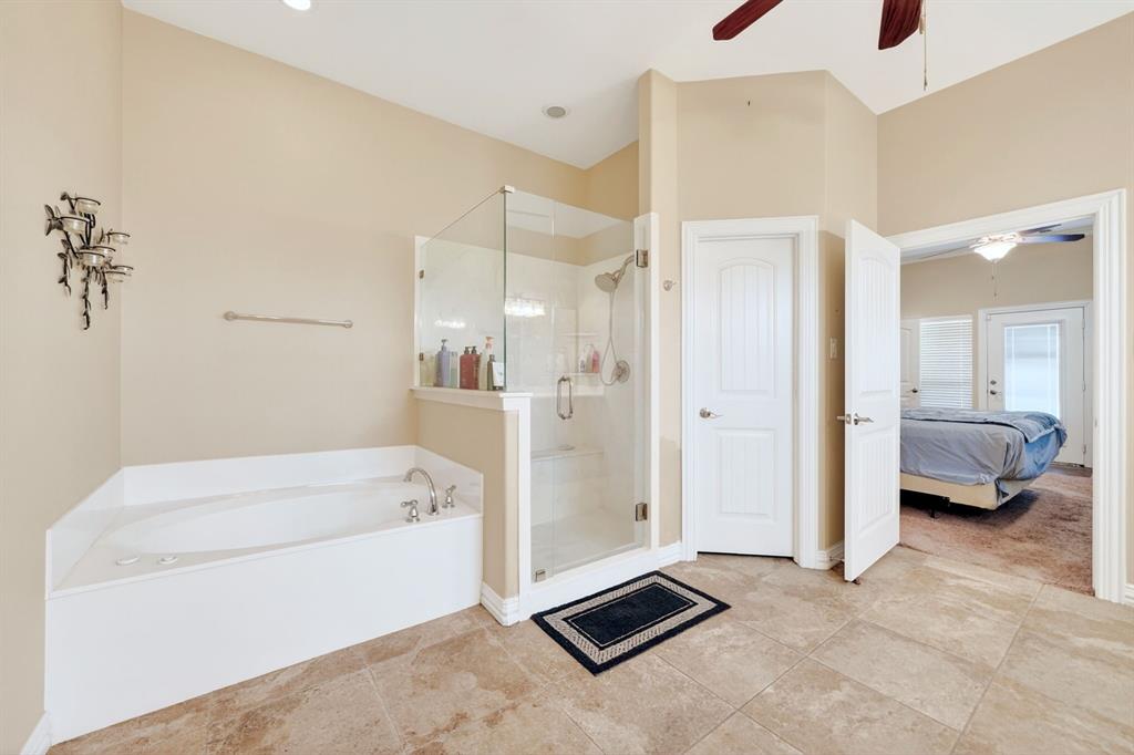 16810 Valley View Property Photo 16