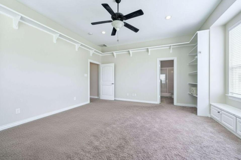 16810 Valley View Property Photo 18
