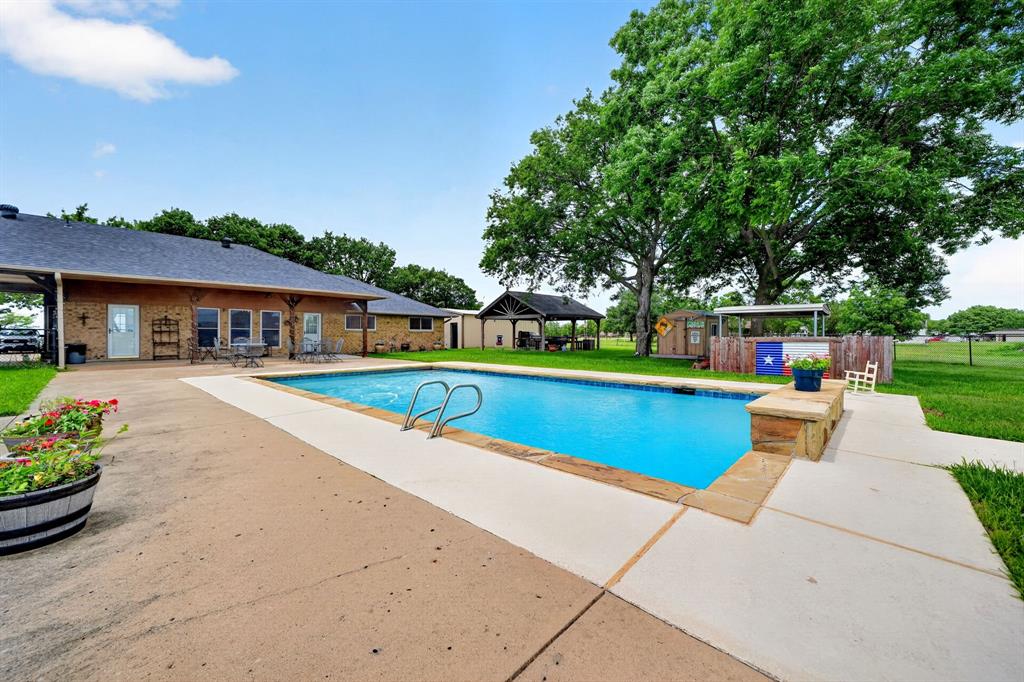 16810 Valley View Property Photo 20