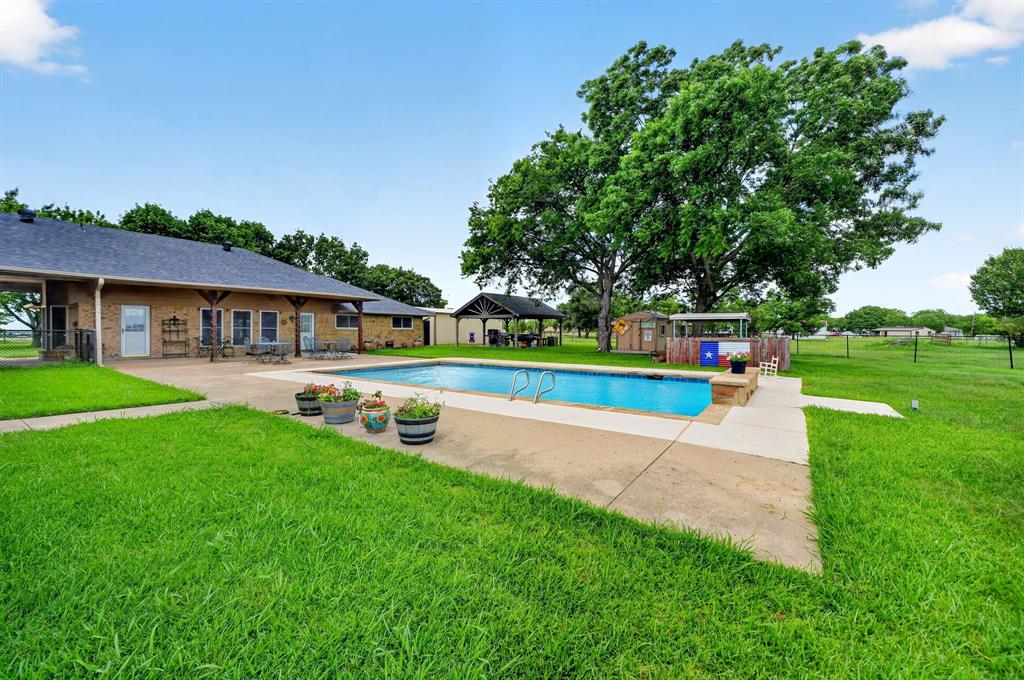 16810 Valley View Property Photo 21