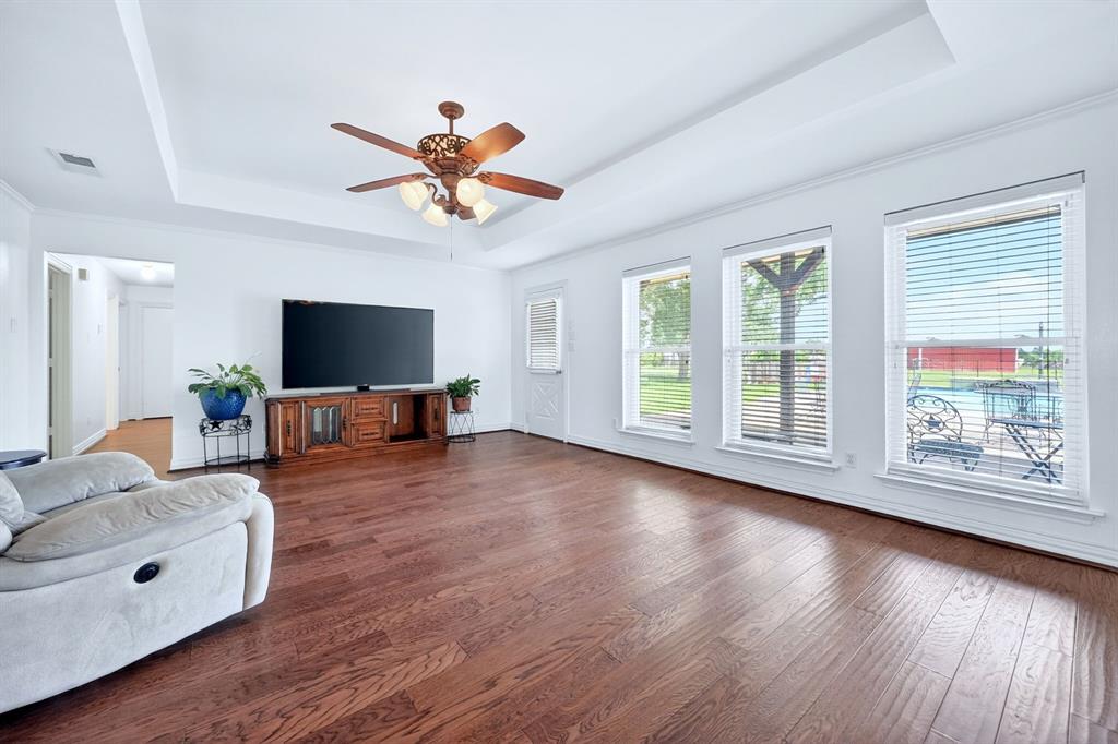 16810 Valley View Property Photo 26
