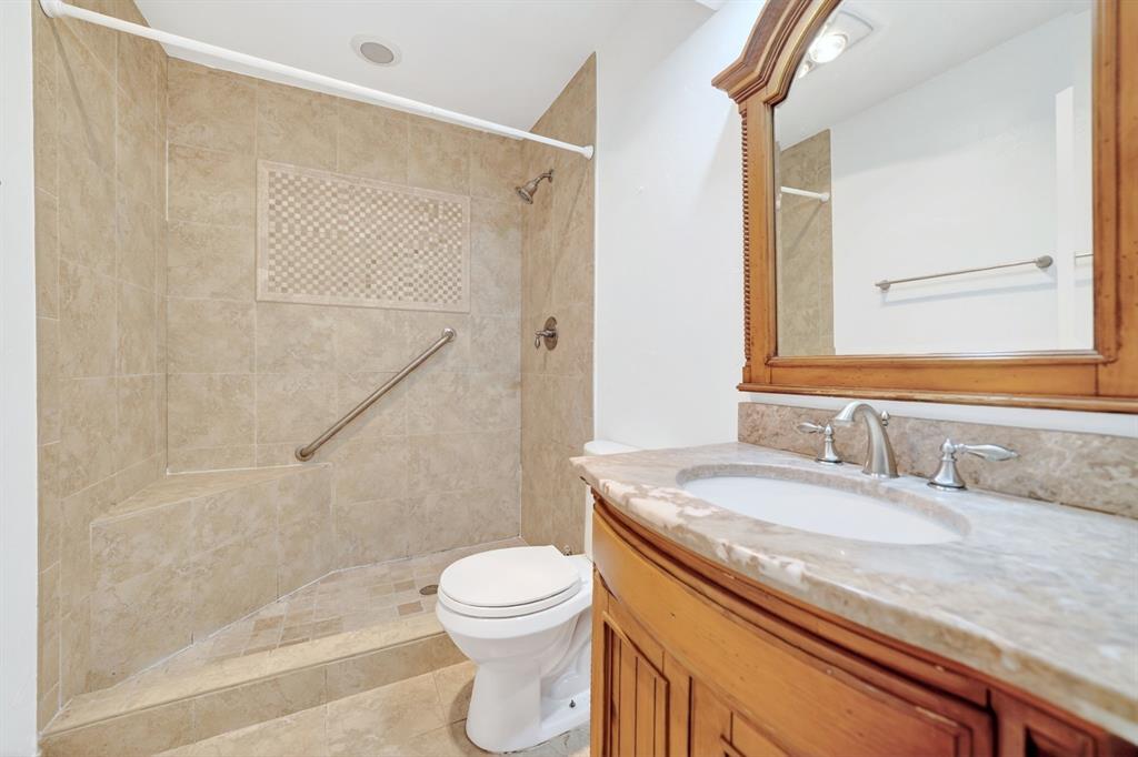 16810 Valley View Property Photo 31