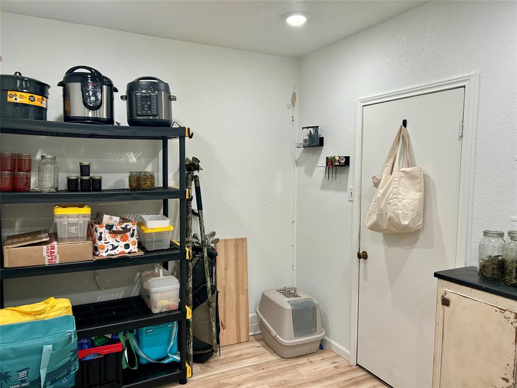 285 N Avenue B Property Photo 17