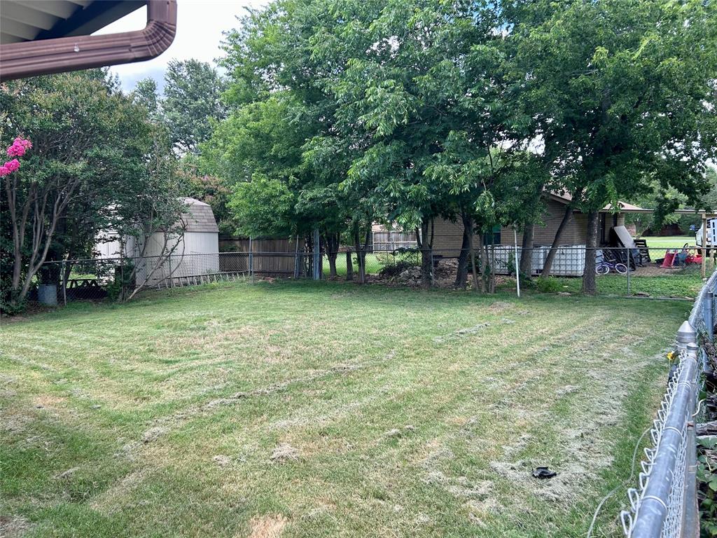 285 N Avenue B Property Photo 34