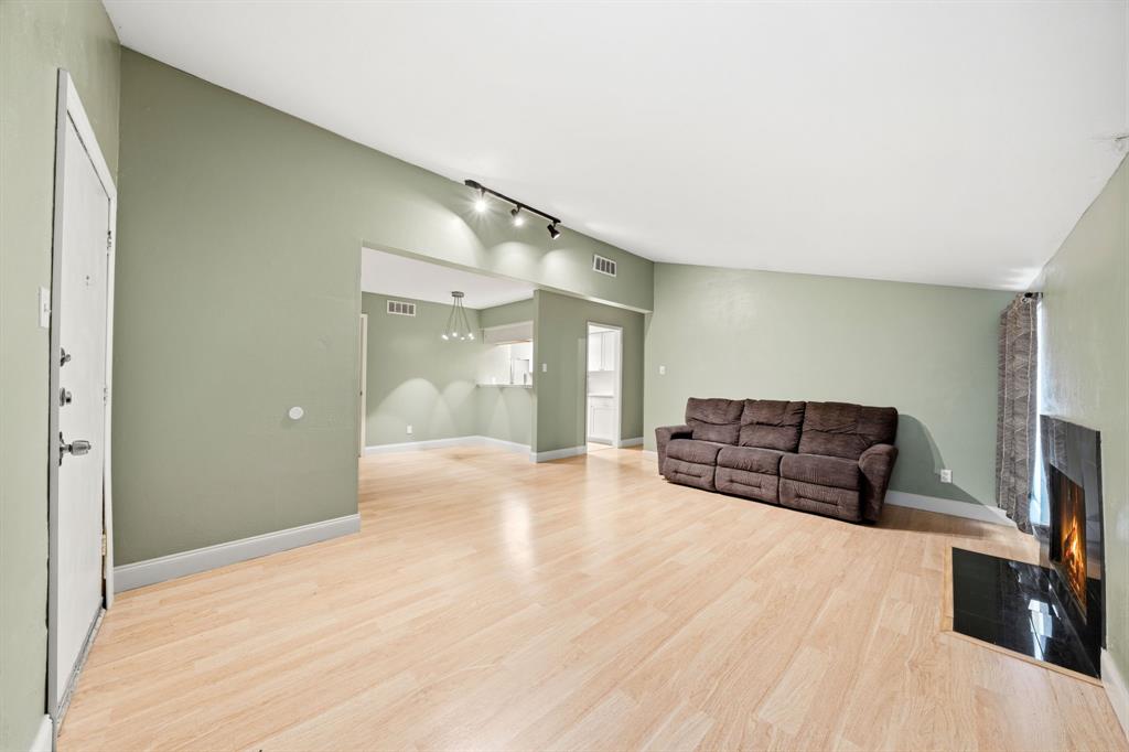 12824 Midway Road 2136 Property Photo 4