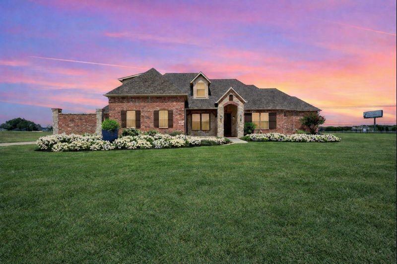 123 Ranch House Road Property Photo 2