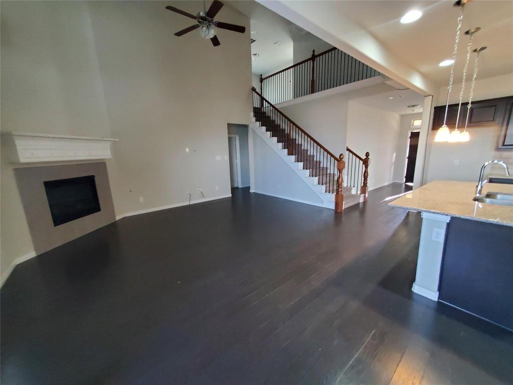 1913 Edgewater Drive Property Photo 3