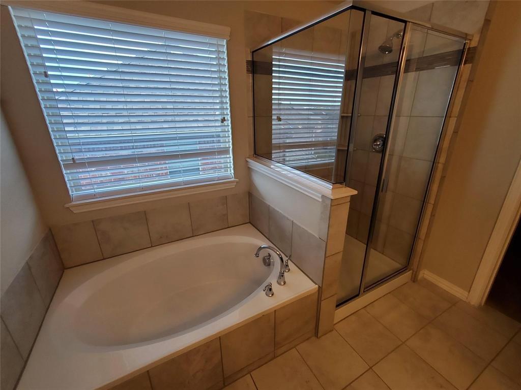 1913 Edgewater Drive Property Photo 9