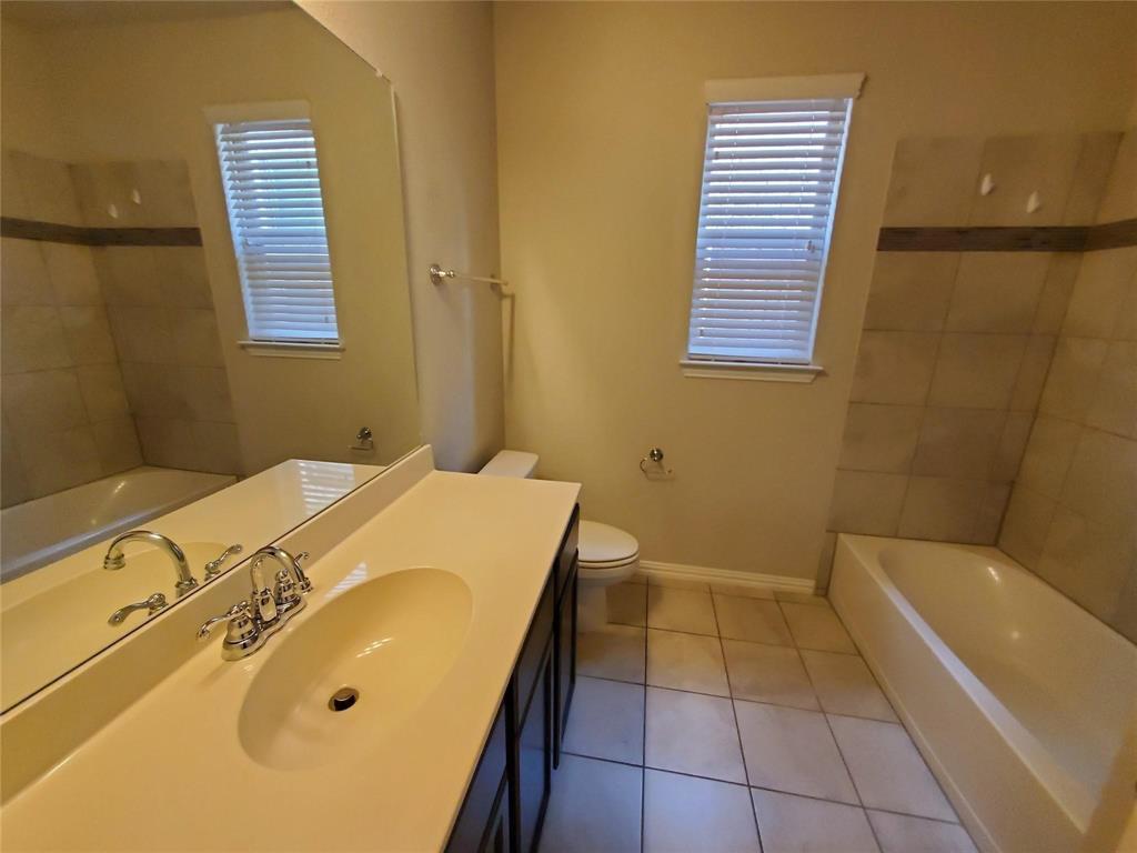 1913 Edgewater Drive Property Photo 14