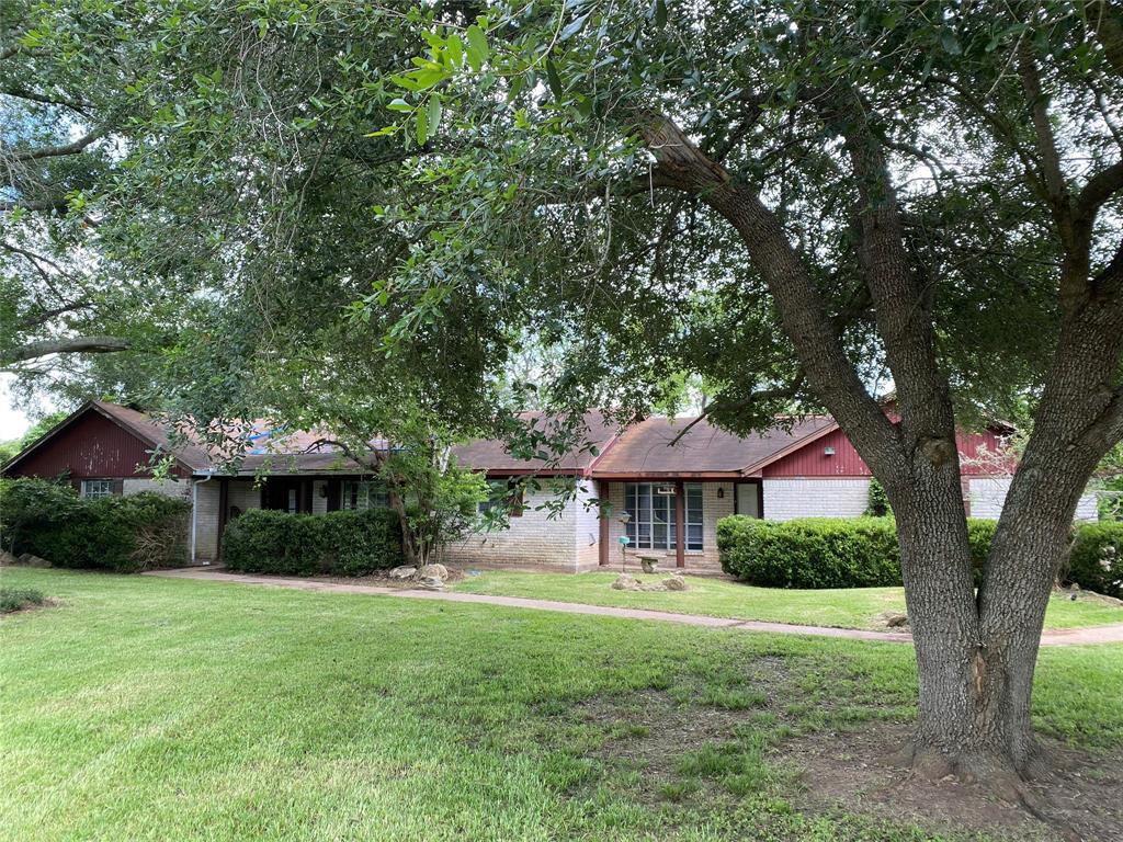 416 Fort Bend Drive Property Photo 3