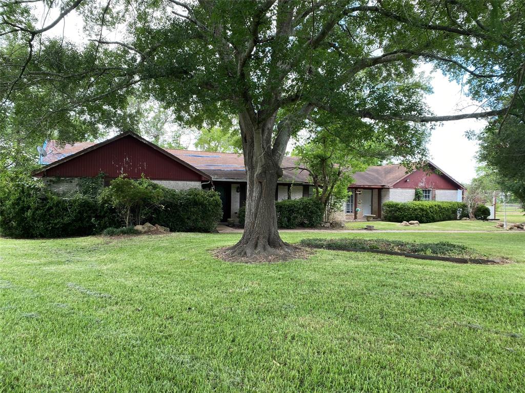 416 Fort Bend Drive Property Photo 4