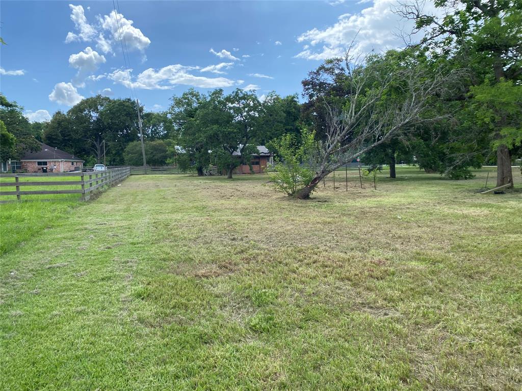 416 Fort Bend Drive Property Photo 9
