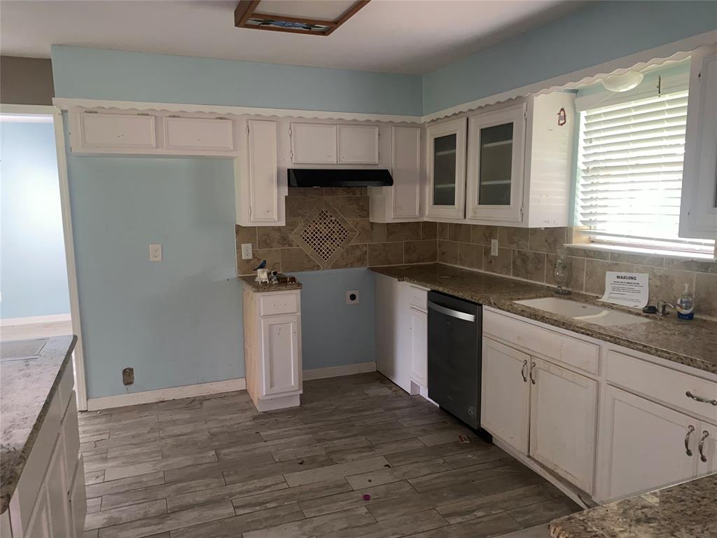 416 Fort Bend Drive Property Photo 18