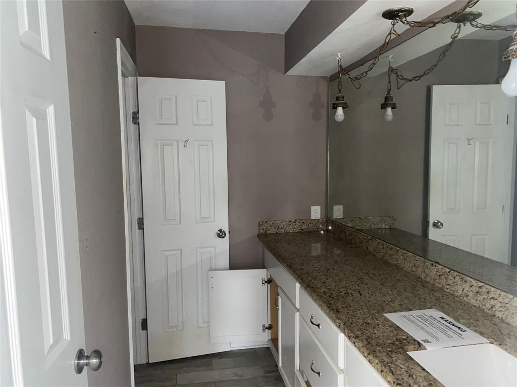 416 Fort Bend Drive Property Photo 28