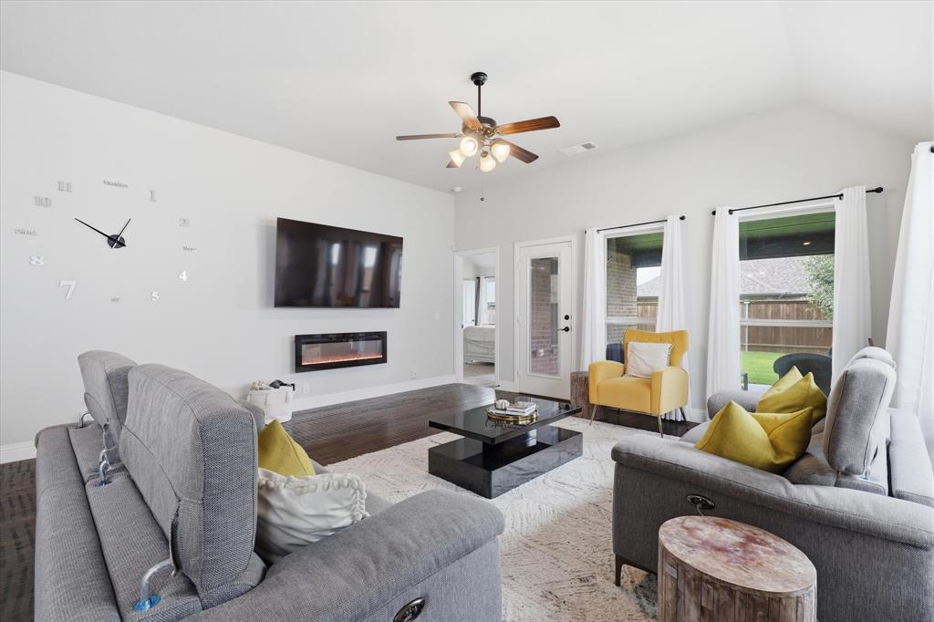 6038 Priory Drive Property Photo 19