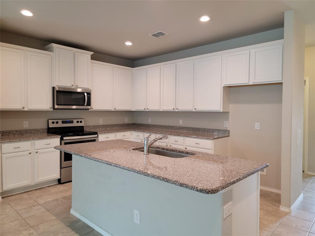 4725 Redbud Drive Property Photo 2