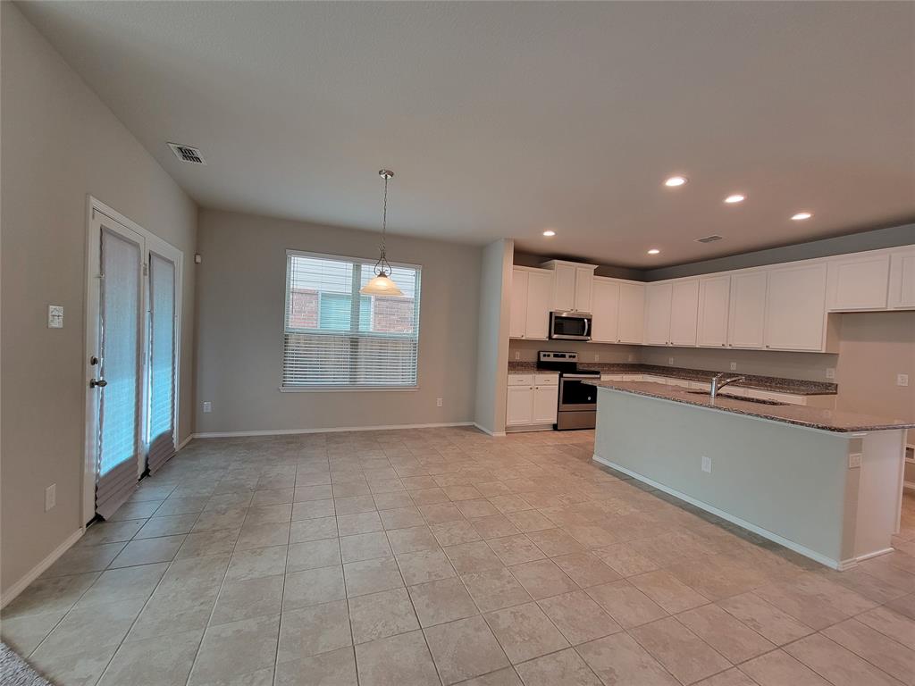 4725 Redbud Drive Property Photo 6