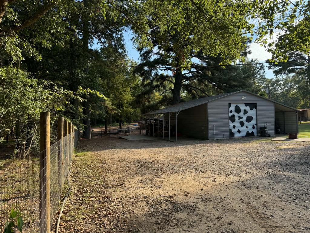 24133 Highway 157 Property Photo 5