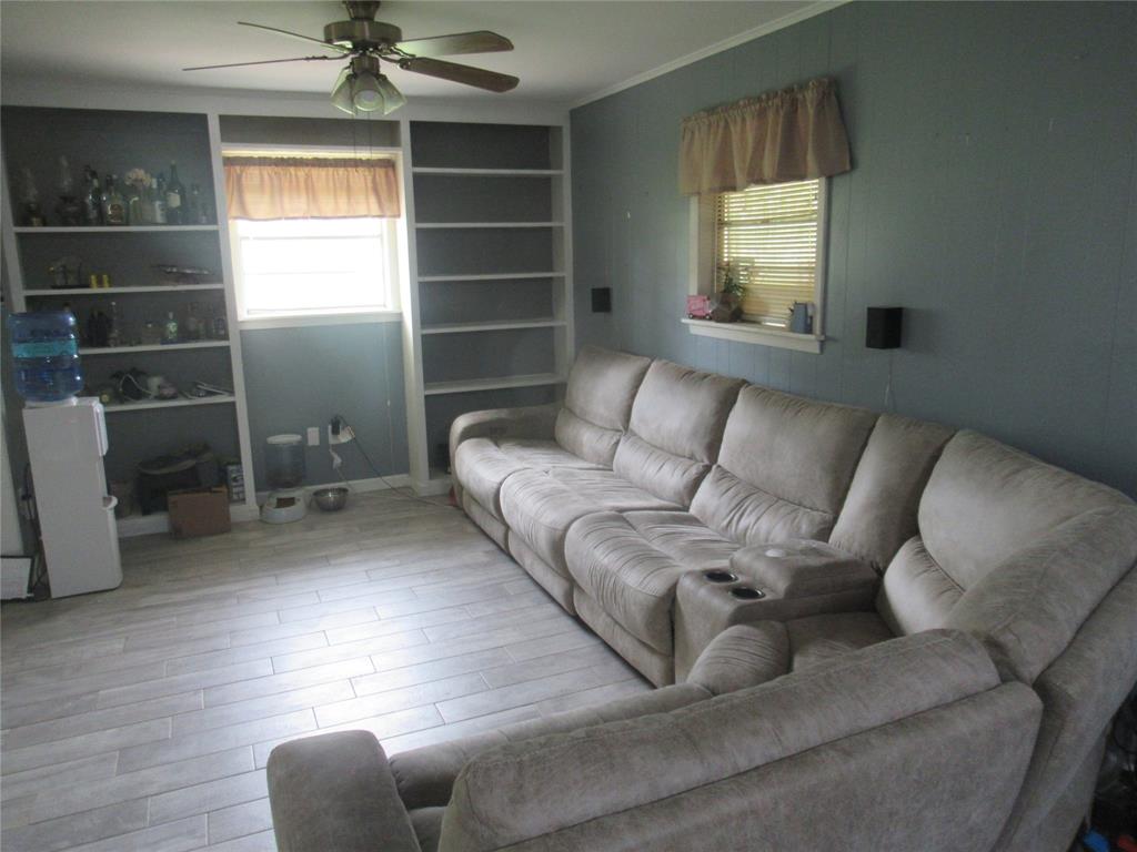 24133 Highway 157 Property Photo 11