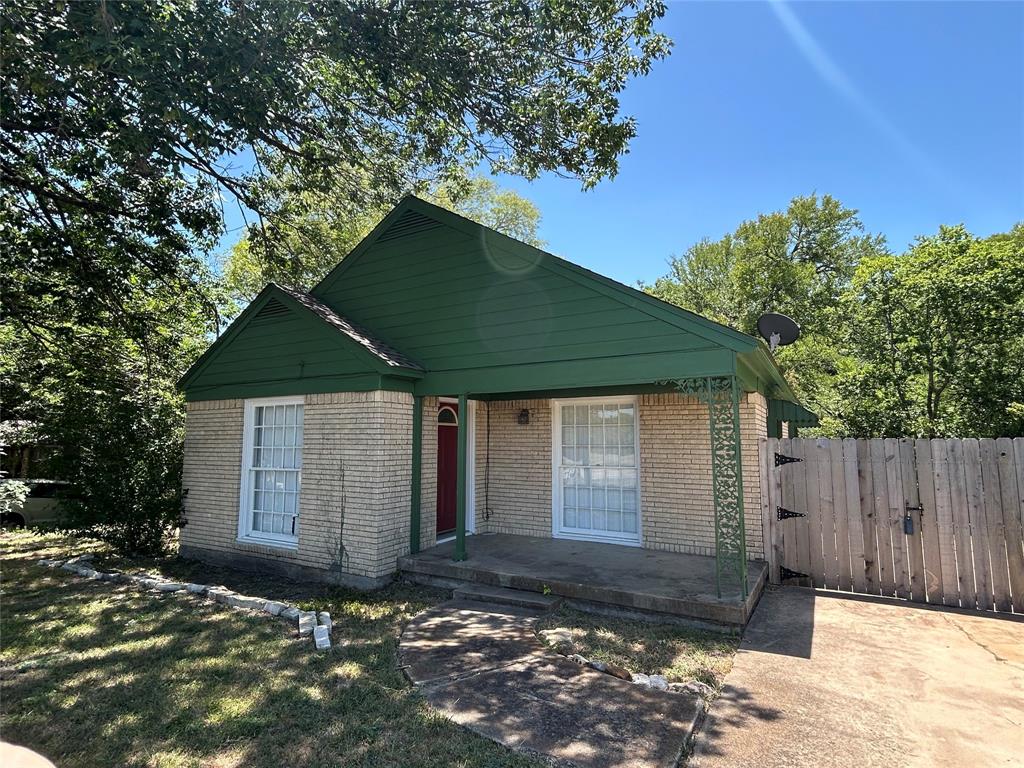 640 E Pleasant Run Road Property Photo 1