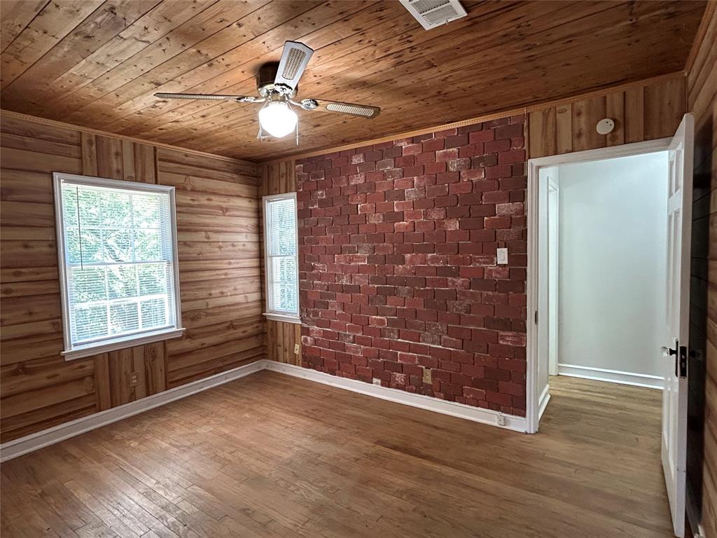 640 E Pleasant Run Road Property Photo 8