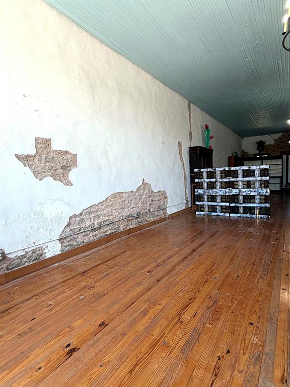 8706 W Us Highway 377 Property Photo 3