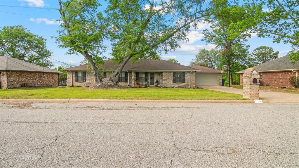 210 Pat Drive Property Photo 2