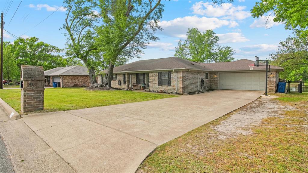 210 Pat Drive Property Photo 3