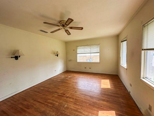2302 N Akin Street Property Photo 7
