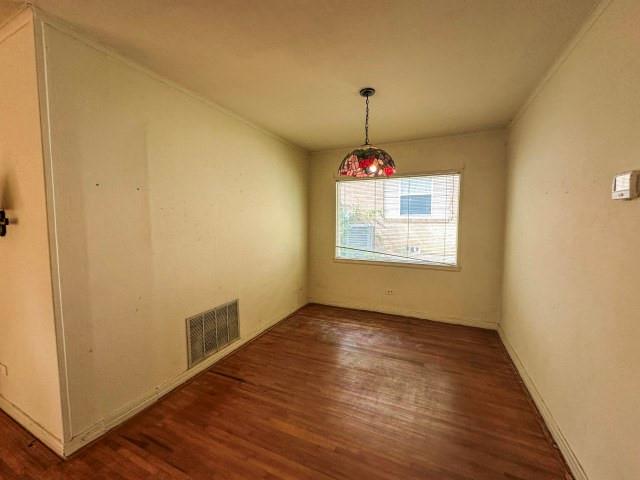 2302 N Akin Street Property Photo 9