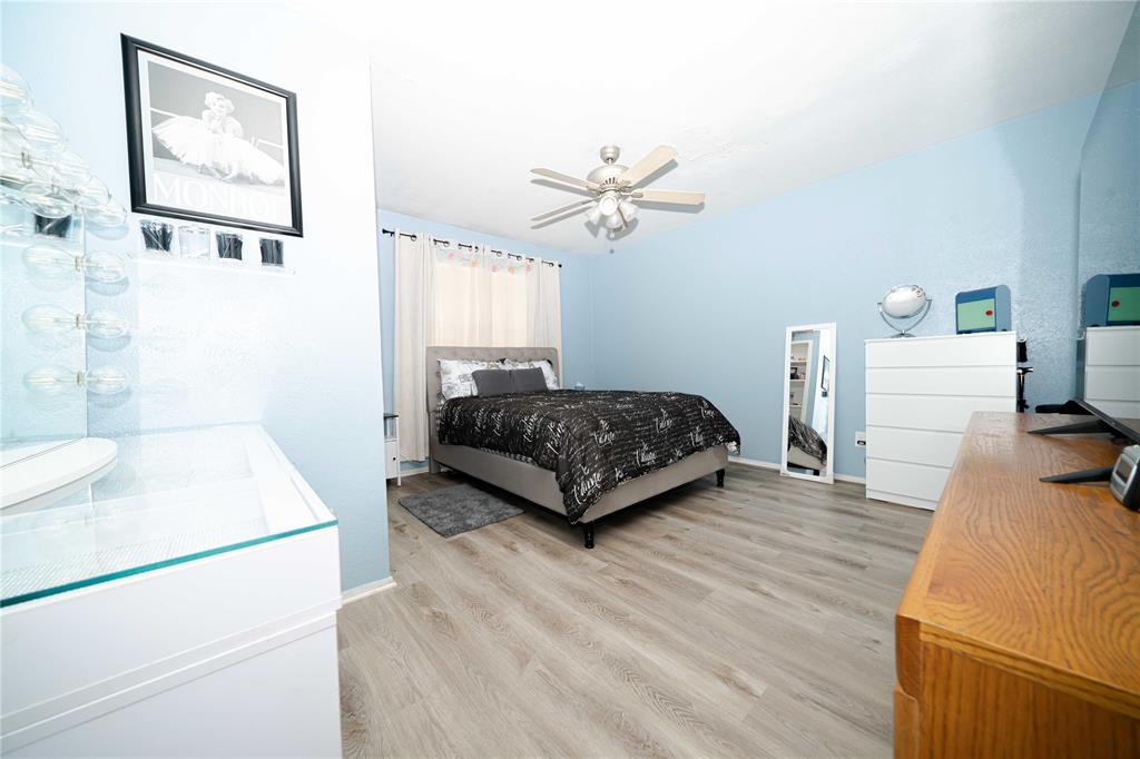 13544 Waterfall Way Property Photo 9