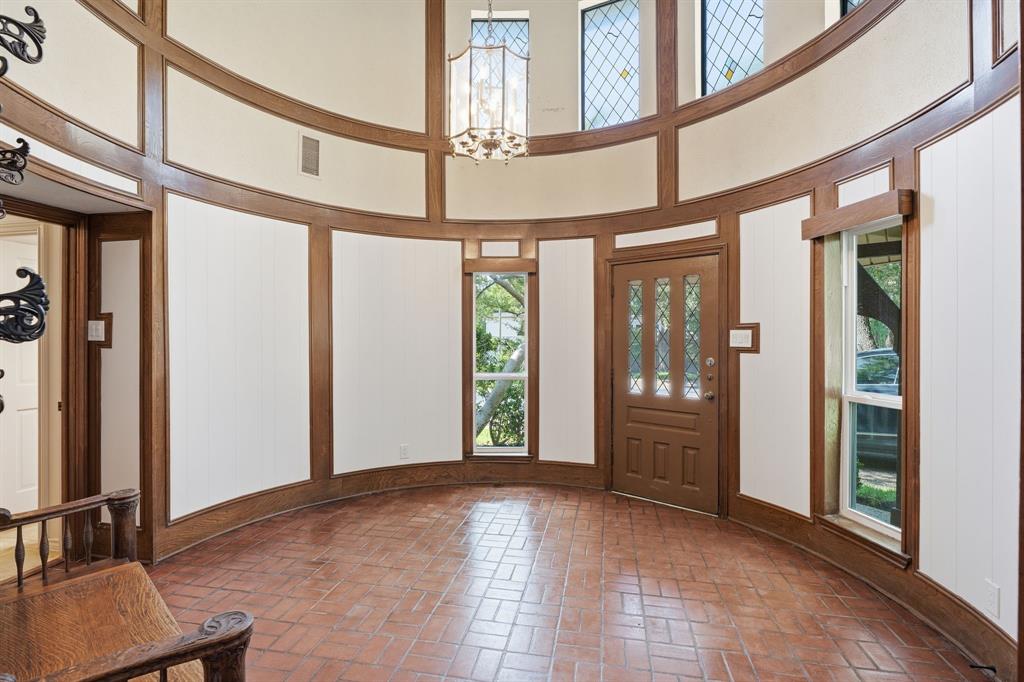 9435 Spring Hollow Drive Property Photo 10