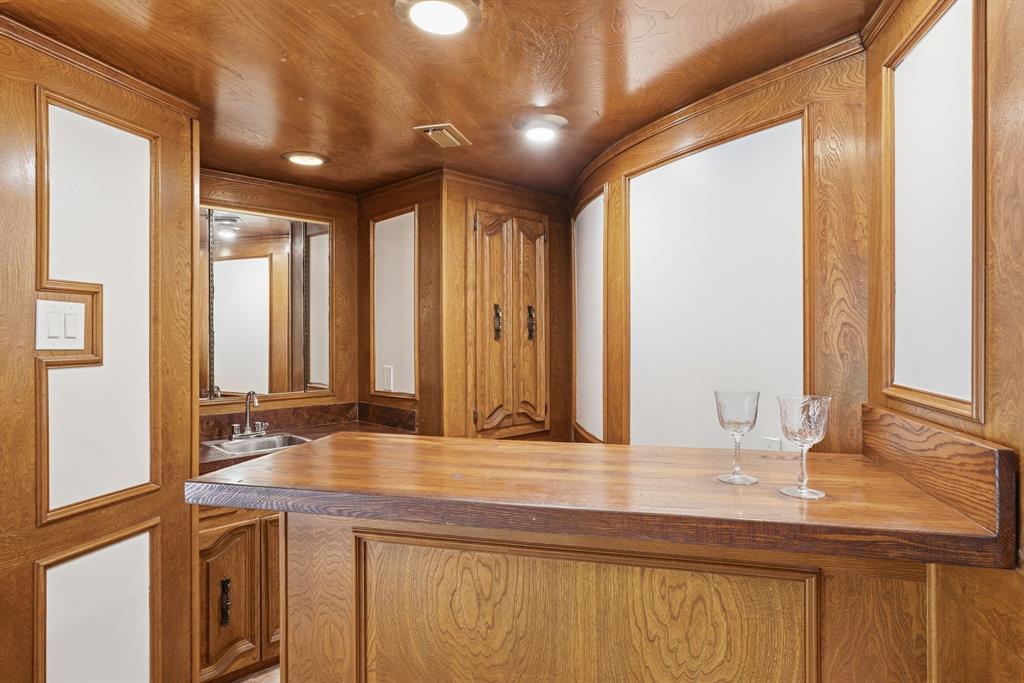 9435 Spring Hollow Drive Property Photo 15
