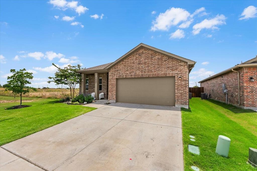 1537 Shadow Hawk Drive Property Photo 2