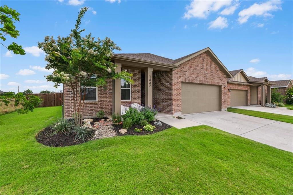 1537 Shadow Hawk Drive Property Photo 3