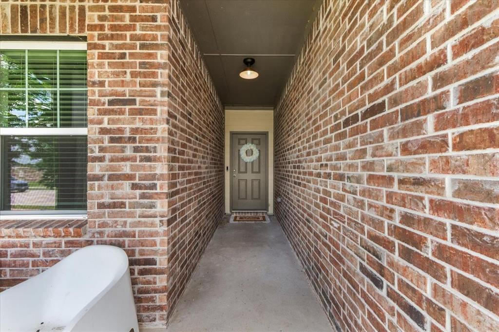 1537 Shadow Hawk Drive Property Photo 4