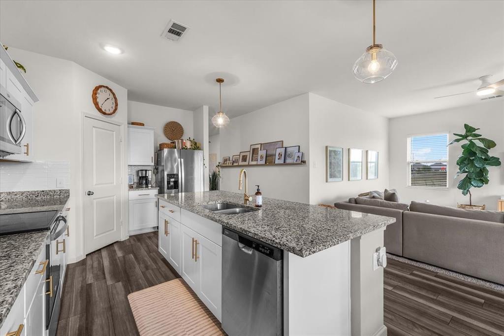 1537 Shadow Hawk Drive Property Photo 14