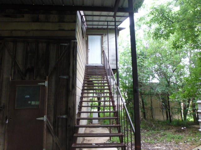 619 N Avenue A Property Photo 6