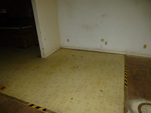 619 N Avenue A Property Photo 9