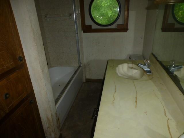 619 N Avenue A Property Photo 11